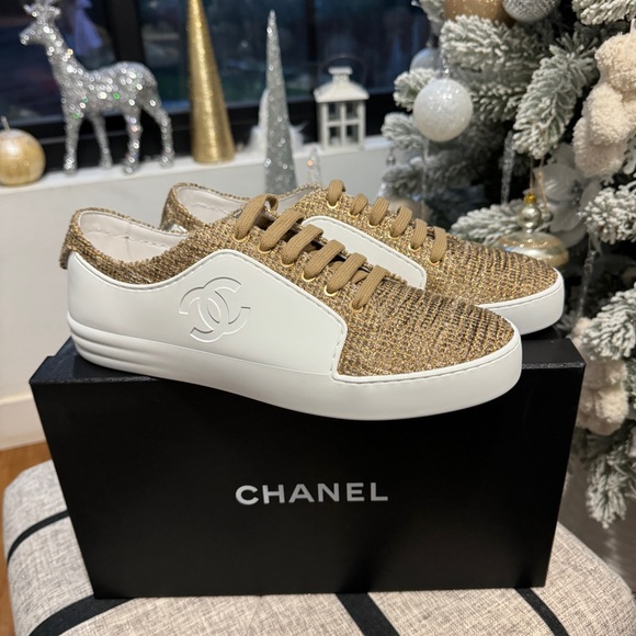 Authentic Chanel Tweed Sneakers - Picture 9 of 16